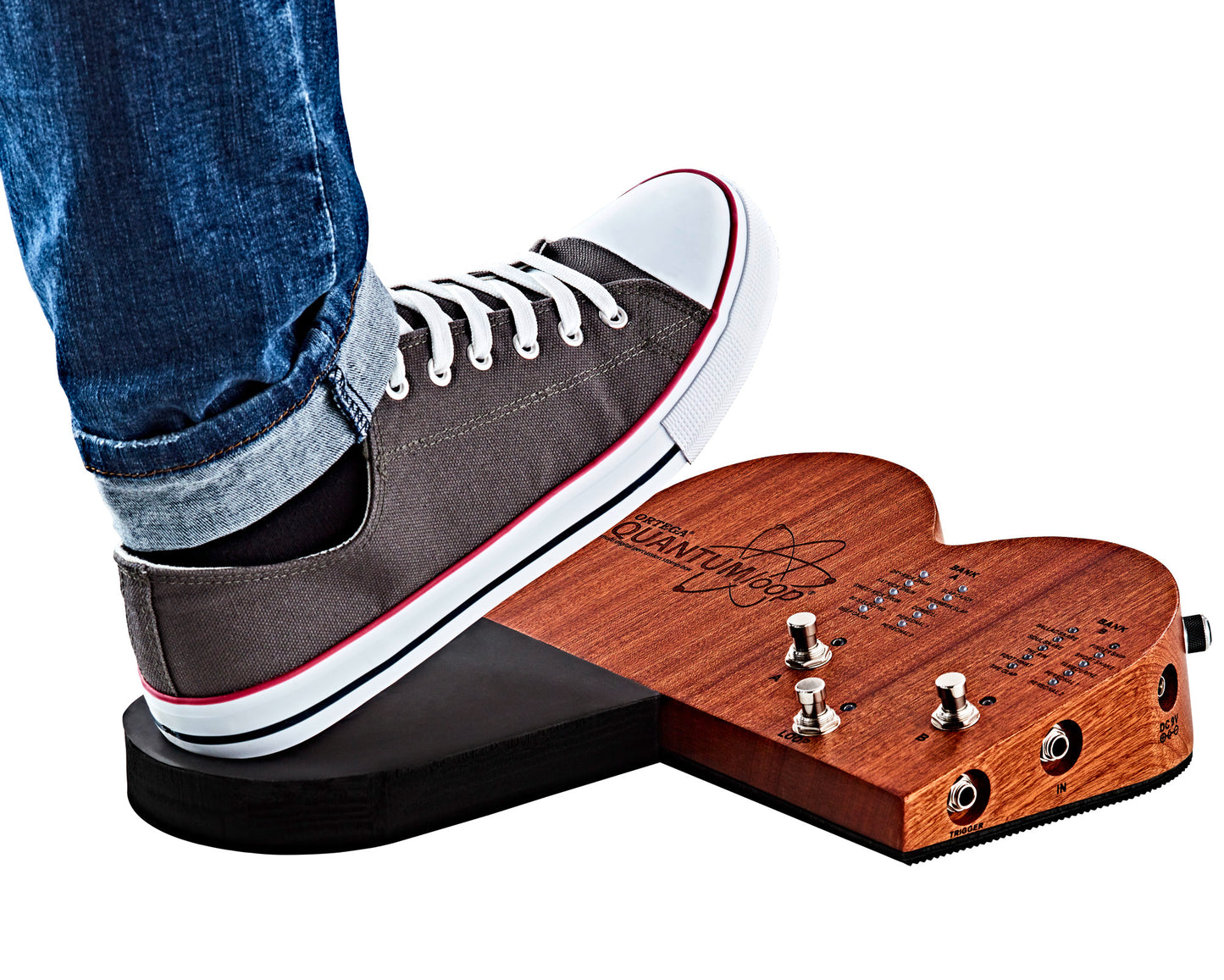 Pédale multi-percussions et looper QUANTUM LOOP, boitier acajou massif, 16 sons de percussions, adaptateur 9V inclus