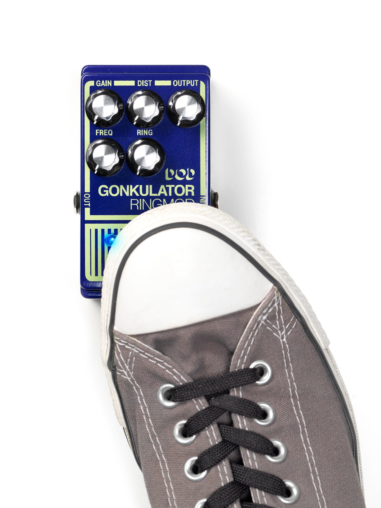 PƩdale GONKULATOR, ring modulator avec distorsion basƩ sur le circuit original avec composants actualisƩs, True Bypass, bleu
