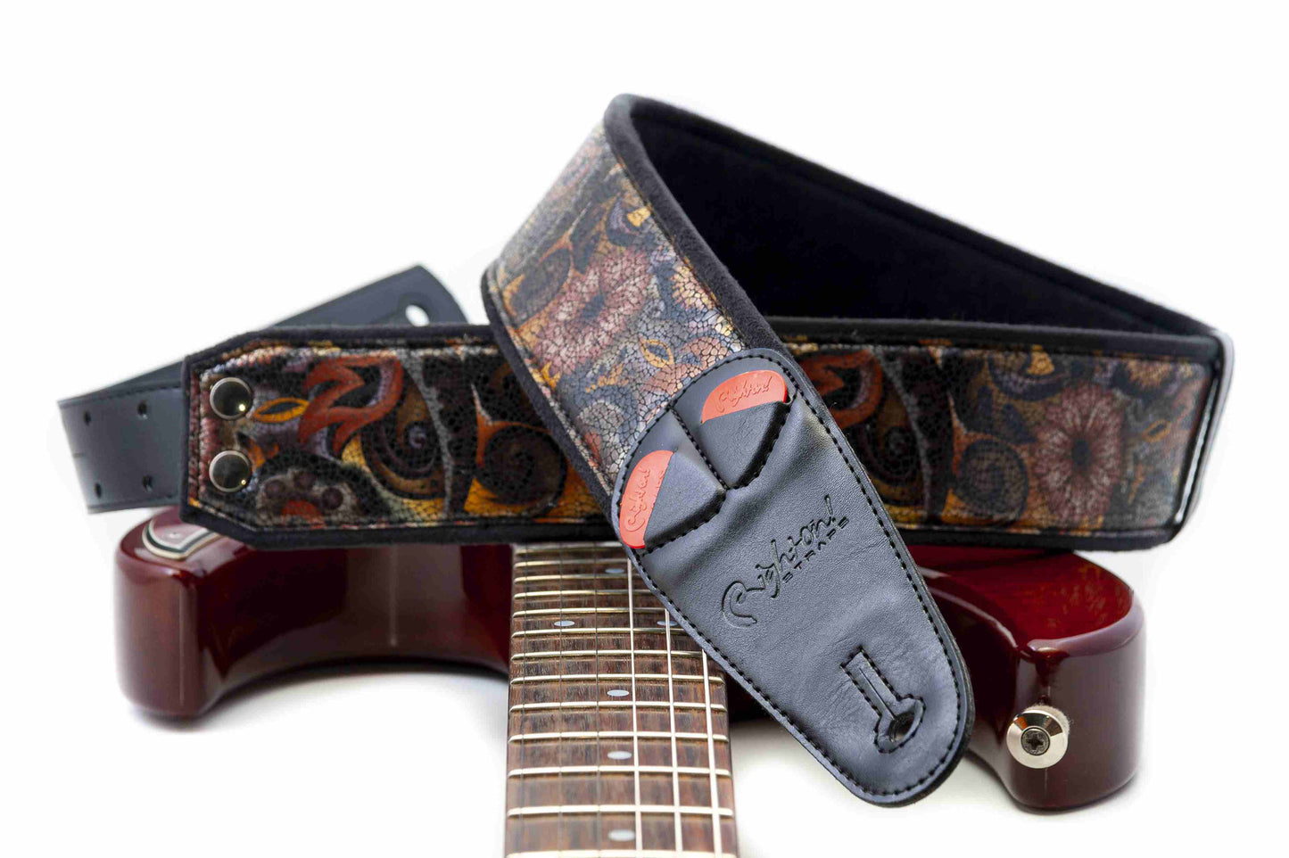 Courroie modèle CRUNCH, extérieur synthétique, largeur 6 cm, longueur 100 à 145 cm, porte-médiators intégré, noir