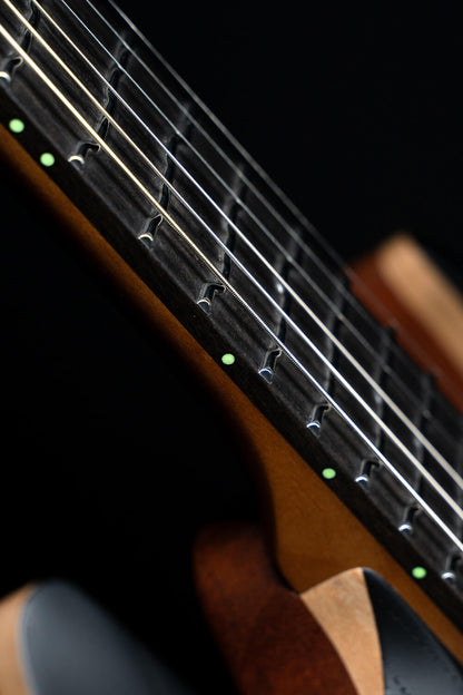 Cort KX700 True Temperament Zwart met open poriën