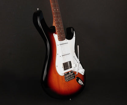 G260CS, corps aulne, manche érable"roasted", touche pau ferro, 2 micros simples et 1 double Voiced Tone, sunburst 3 tons