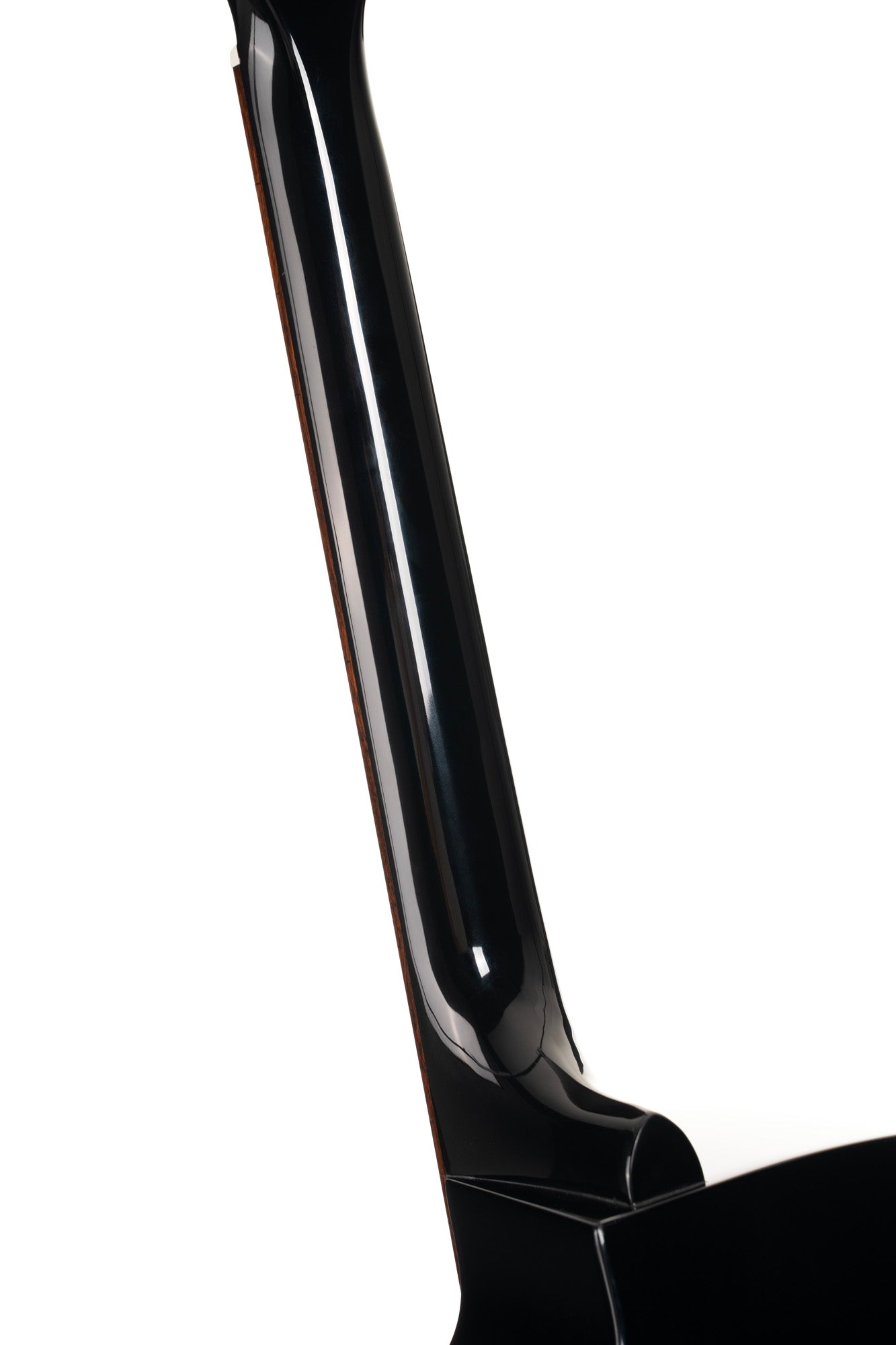 Earth 60 CE, pan coupé, table épicéa massif, fond & éclisses acajou, touche laurier, EQ CE304T, noir brillant