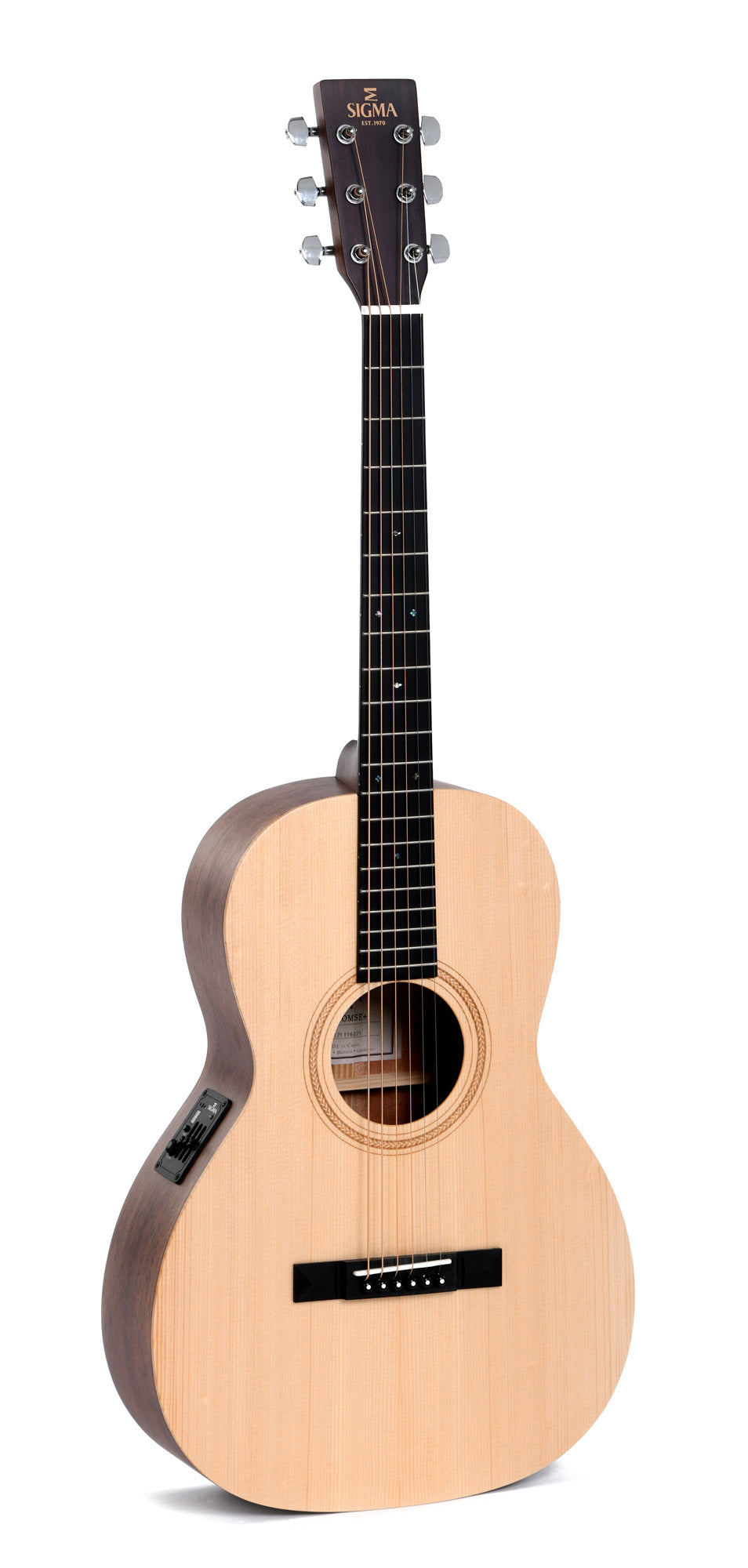 Modèle 00MSE, Forme 00, table épicéa massif, f/e acajou, touche micarta, EQ Sigma, naturel satiné