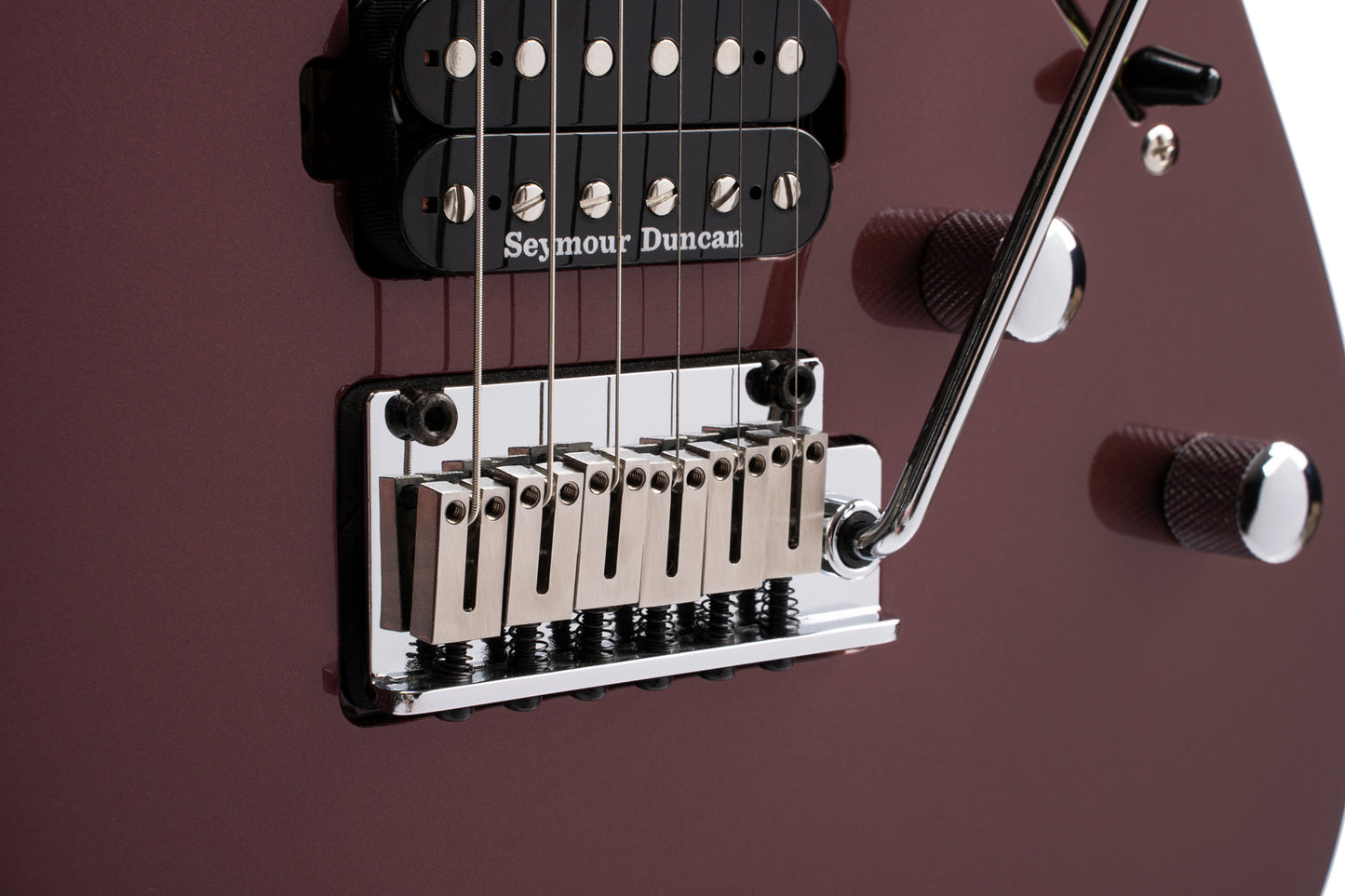 G300 PRO, corps tilleul, table érable massif, manche et touche érable torréfié, 2 micros Seymour Duncan, bourgogne vif