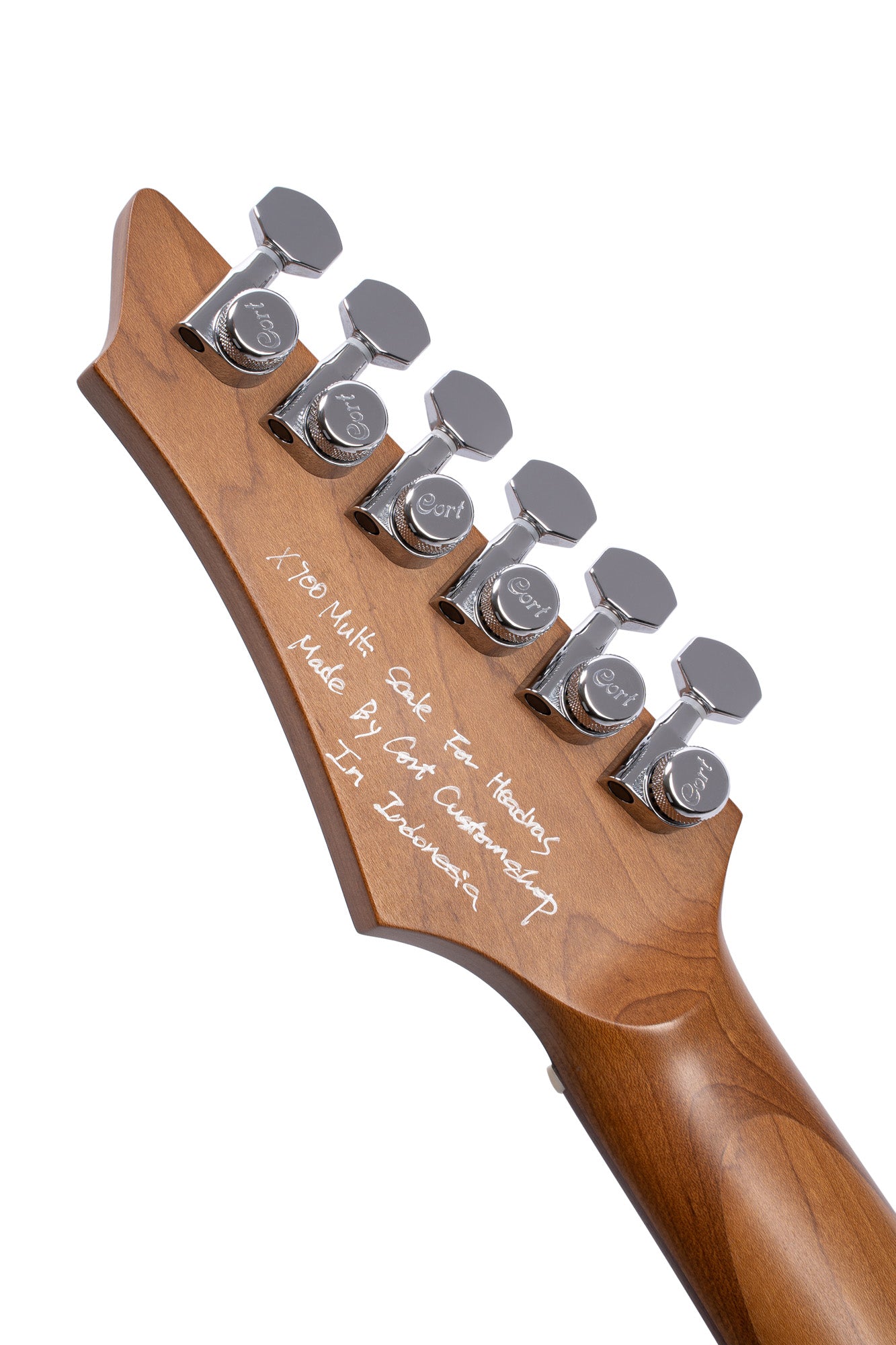 X700 Mutility, corps acajou, table frêne/érable, manche et touche érable torréfié, micros Fishman Fluence, housse, noir satiné