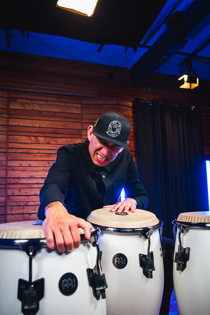 Conga Roberto Serrano 11" 3/4, fût Chêne Siam 3 plis, hauteur 76.2cm, peau Fiberskyn, cercles SSR 4mm.