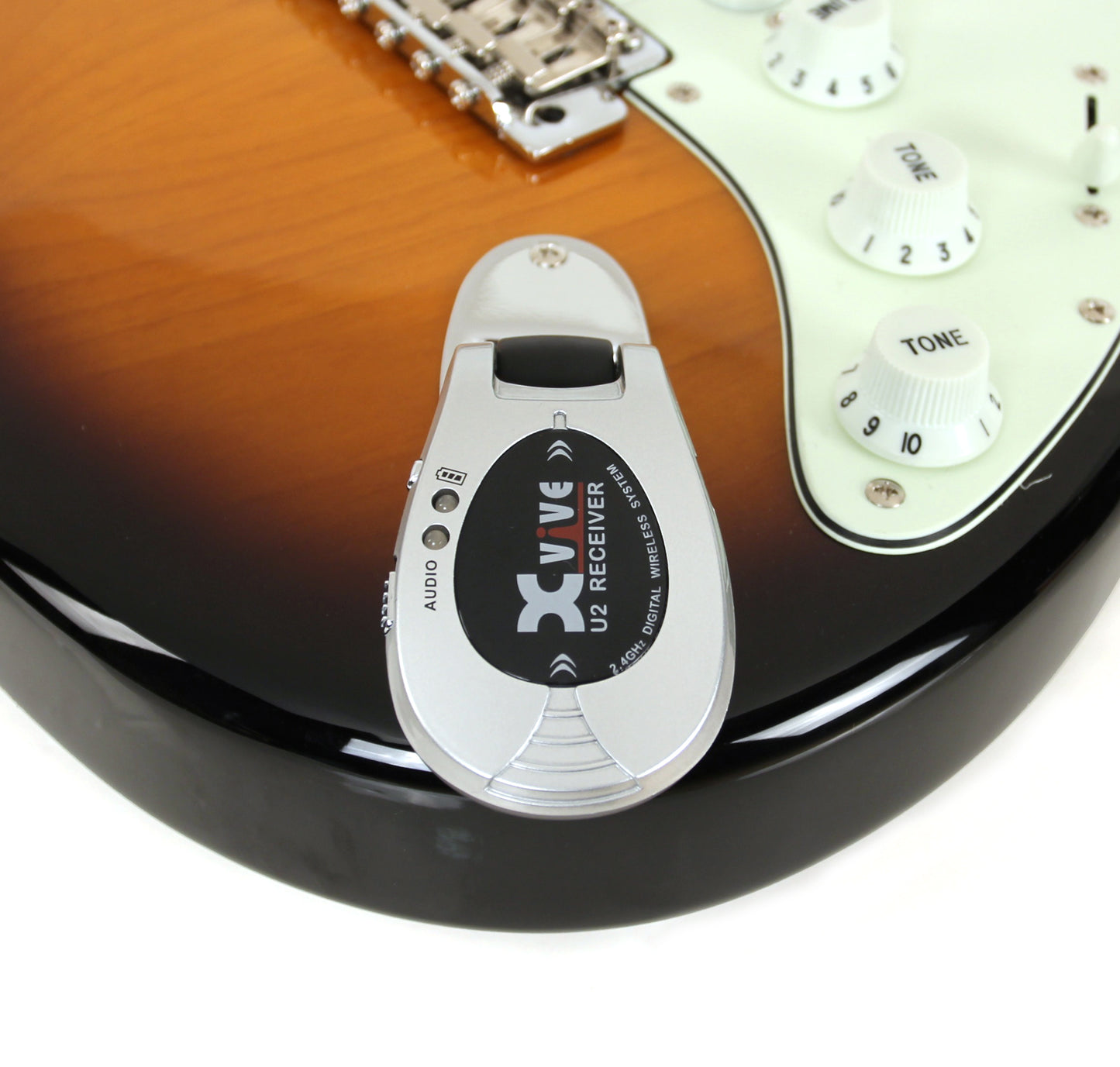 Système sans-fil pour guitare U2, bande de fréquence 2.4 GHz, conversion A/D 24-bit, câble USB, argent