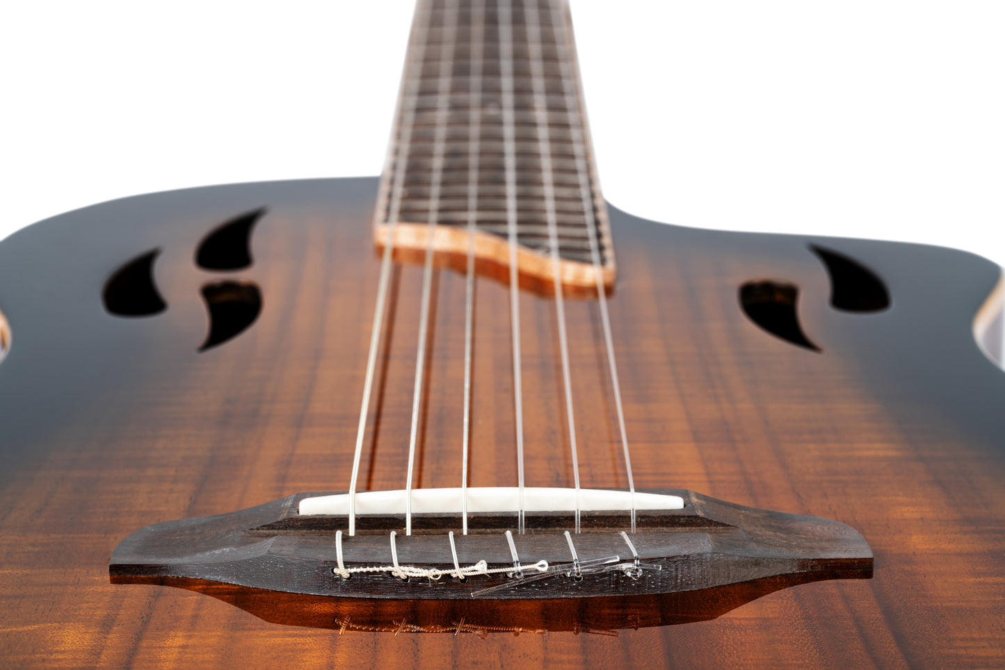 RTPDLX-ACA, modèle TourPlayer, EQ Magus X, corps okoumé, table acacia, sillet 48 mm, housse, dégradé brillant