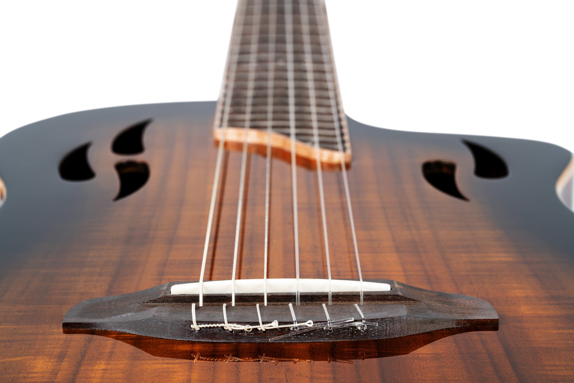 RTPDLX-ACA, modèle TourPlayer, EQ Magus X, corps okoumé, table acacia, sillet 48 mm, housse, dégradé brillant