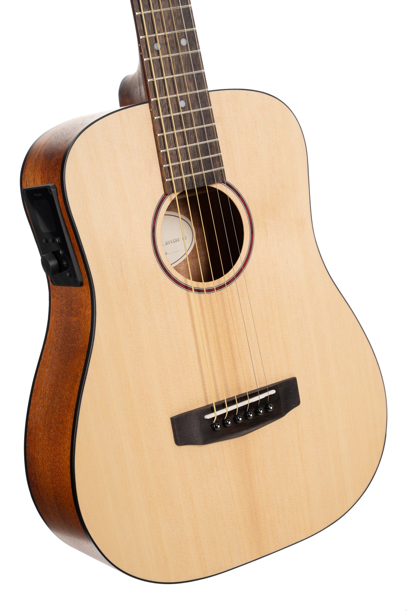 Earth Go, modèle Dreadnought 3/4, table épicéa massif, fond & éclisses acajou, HyVibe 2,  housse, naturel pores ouverts