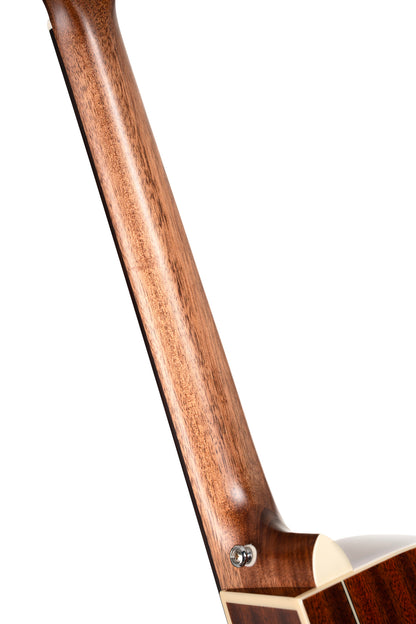 Essence GA4, table épicéa Sitka massif torréfié, f/e acajou, touche palissandre, Fishman Presys VT, semi brillant, table noire