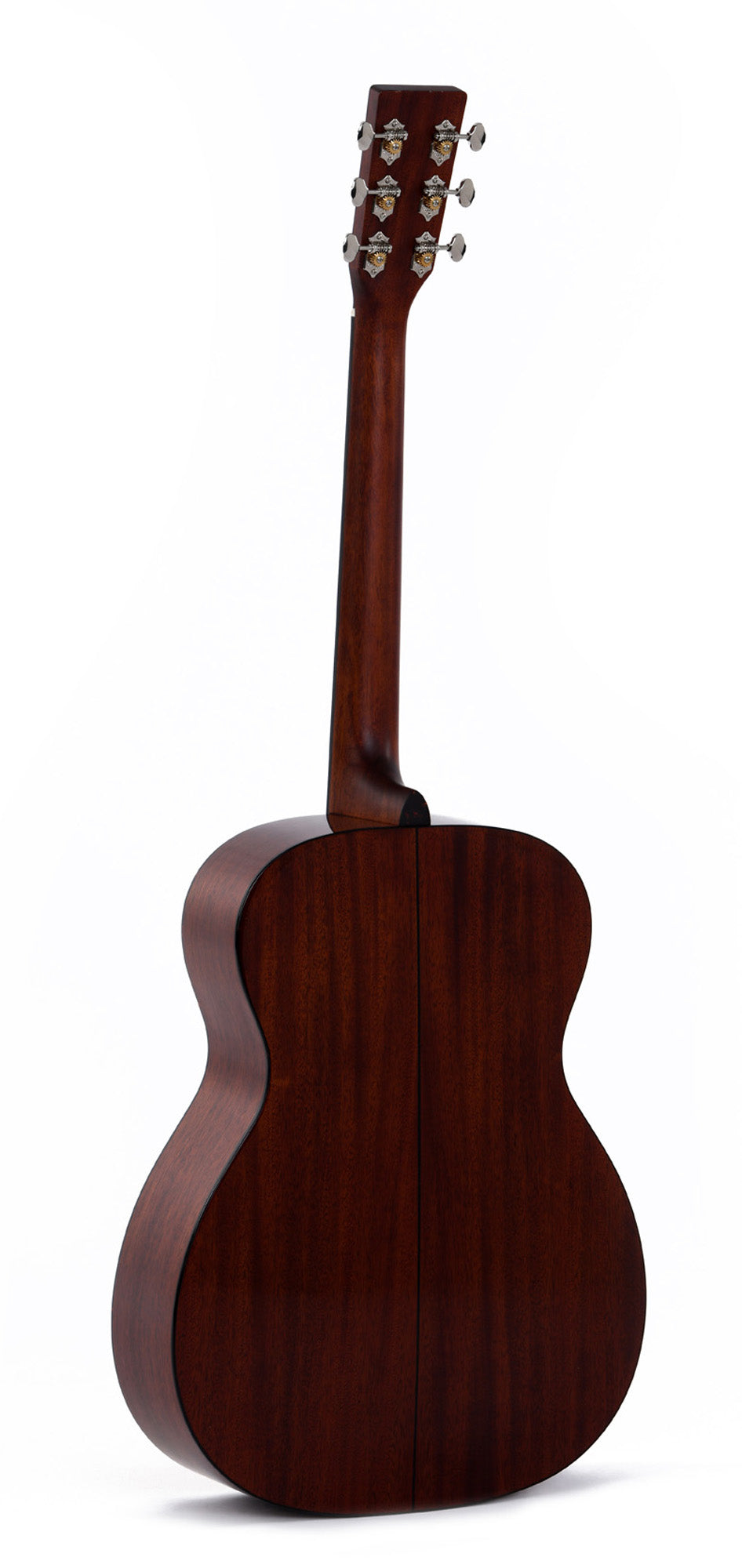 Modèle S000M-18, Forme 000, table épicéa massif, f/e acajou massif, touche ébène, soft case, naturel brillant