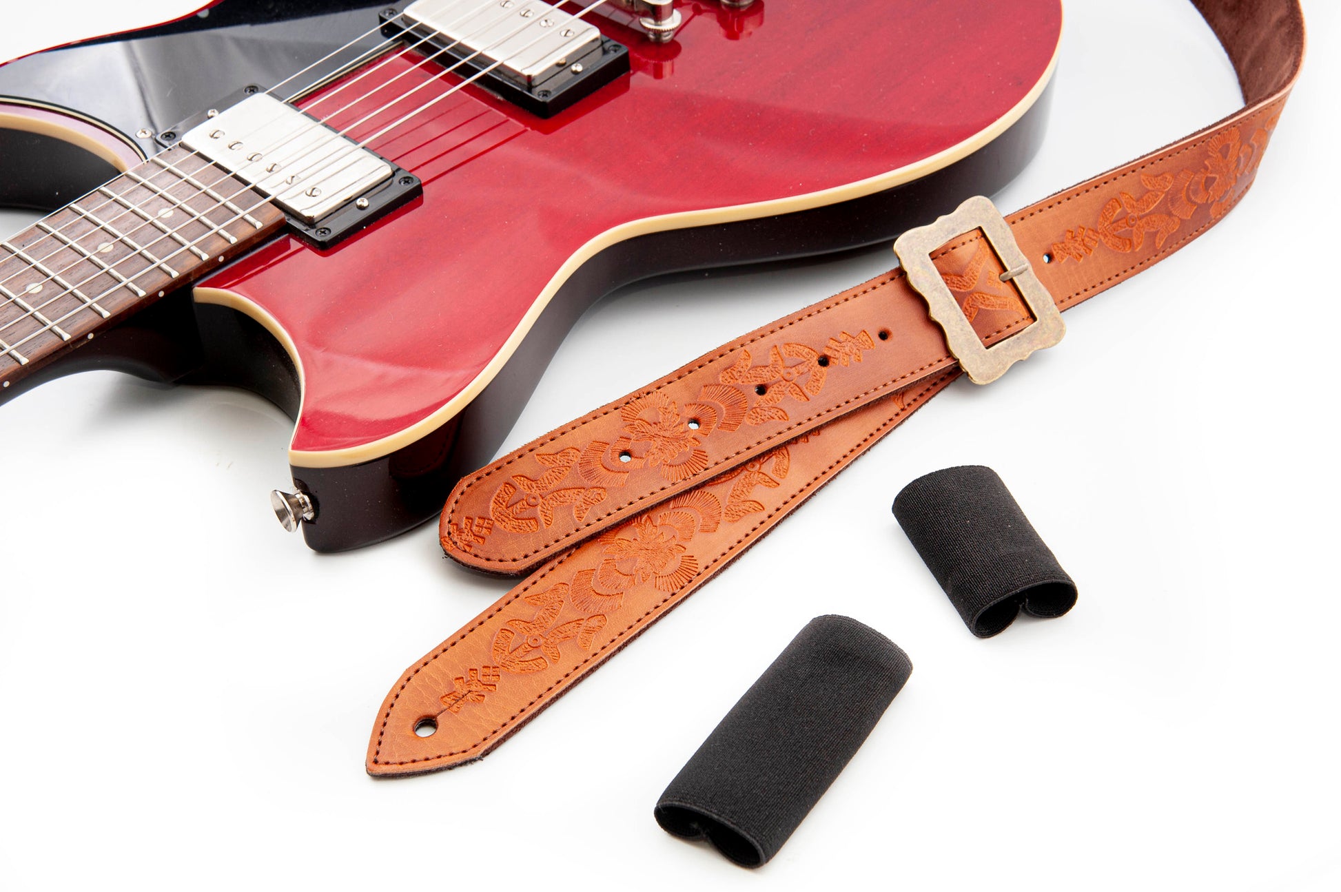 Courroie modèle LEGEND BM BOHEMIAN, cuir haute qualité, largeur 4 cm, longueur 60 à 163 cm, porte bottleneck intégré, woody