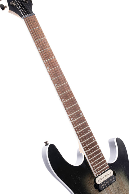 KX300, corps acajou, table érable figuré, manche vissé érable, touche jatoba, micros EMG RetroActive, raw burst pores ouverts