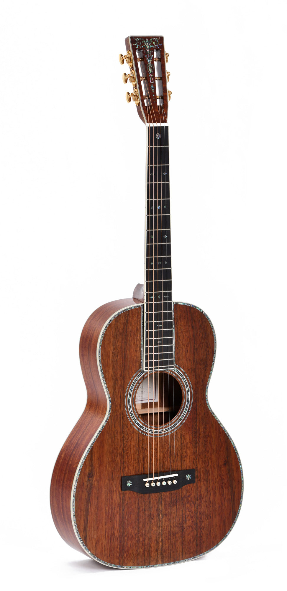 Modèle 00K2-42S, édition spéciale, Forme 00, table Koa flammé massif, f/e Koa flammé, tête ajourée, soft case, nat. brillant