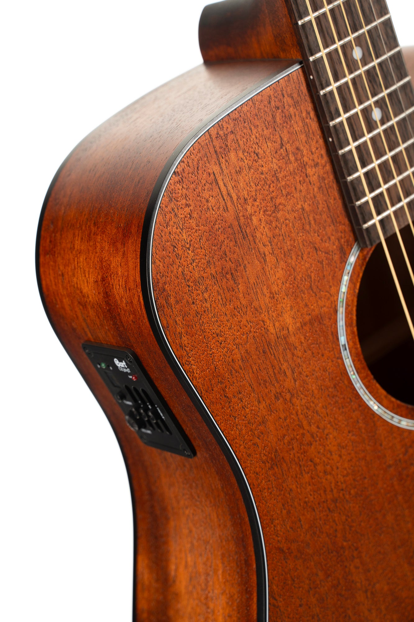 Earth 60 CE, pan coupé, table acajou massif, fond & éclisses acajou, touche laurier, EQ CE304T, naturel pores ouverts