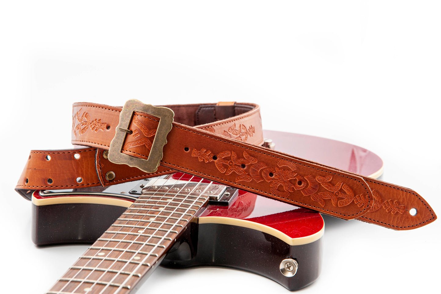 Courroie modèle LEGEND BM BOHEMIAN, cuir haute qualité, largeur 4 cm, longueur 60 à 163 cm, porte bottleneck intégré, woody