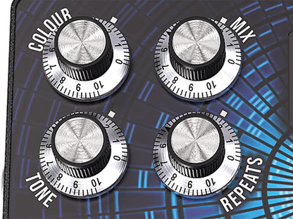 Pédale délai THE DIFFERENCE ENGINE, stéréo, 3 modes (Analogue, Digital, Dynamic), 100 presets, écran OLED 2.42", bleu