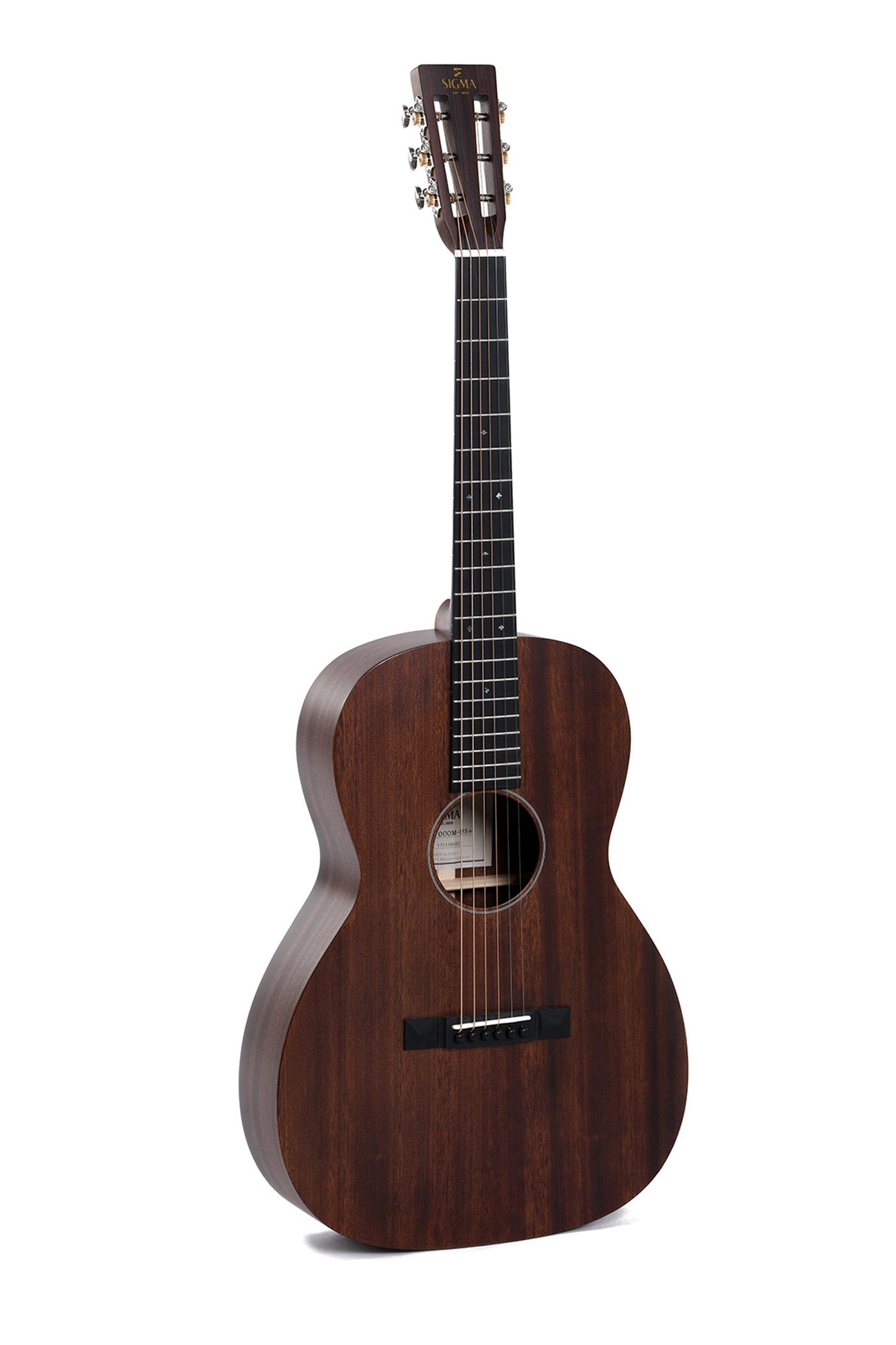Modèle 000M-15S, Forme 000, table acajou massif, f/e acajou, touche & chevalet micarta, tête ajourée, naturel satiné