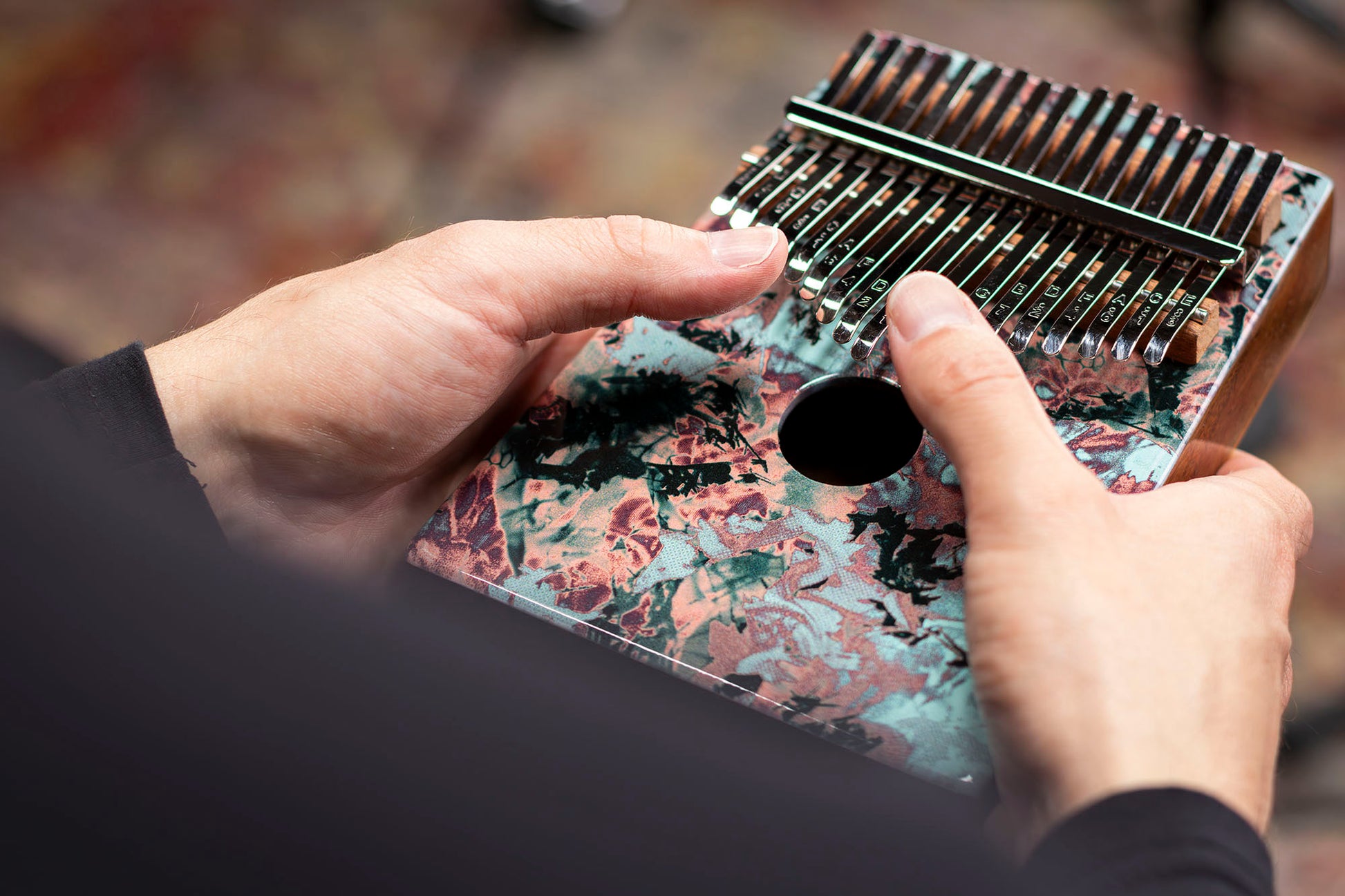 Kalimba Meinl avec rosace, 17 notes, design Coral Reef - KA17CR