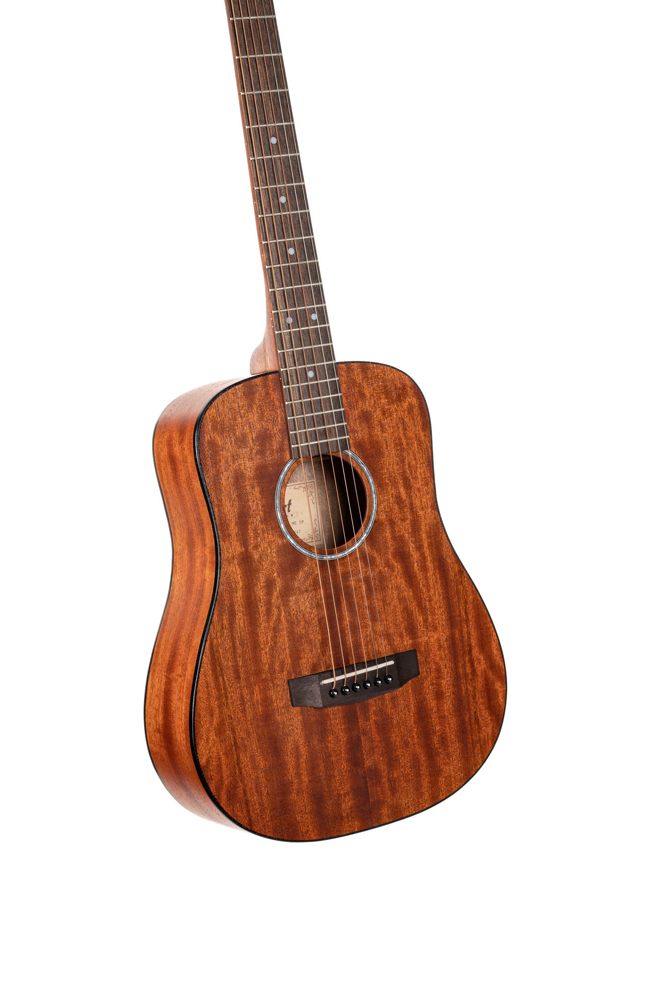 AD mini-M, dreadnought 3/4 (diapason 579 mm), table acajou, fond & éclisses acajou, rosace blanche nacrée, avec housse