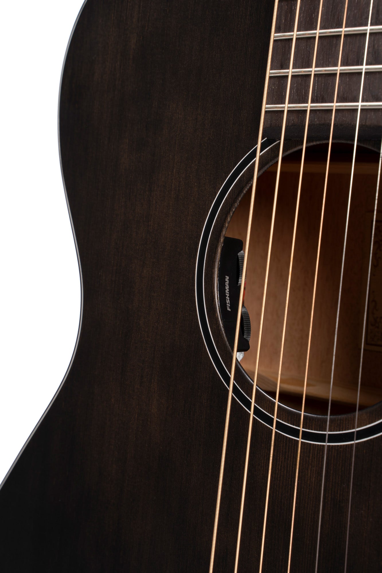 CORE-OC, forme OM, table épicéa massif, f/e acajou massif, sillets os, EQ Fishman Sonitone, soft case, noir pores ouverts