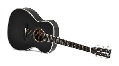 Modèle 000R BLACK DIAMOND, édition spéciale, Forme 000, table épicéa massif AA, f/e palissandre, soft case, noir brillant