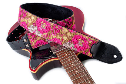 Courroie modèle GOLD & ROSES, extérieur synthétique et tissu, largeur 7 cm, longueur 95 à 150 cm, porte-médiators, rose