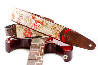 Courroie modèle HOKKAIDO, extérieur synthétique, largeur 6 cm, longueur 100 à 150 cm, porte-médiators intégré, beige