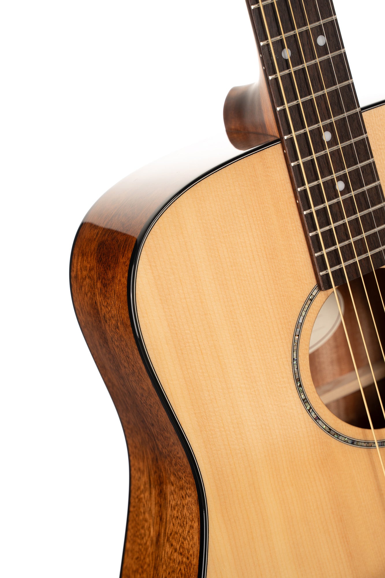 Earth 60, table épicéa massif, fond & éclisses acajou, touche laurier, naturel brillant