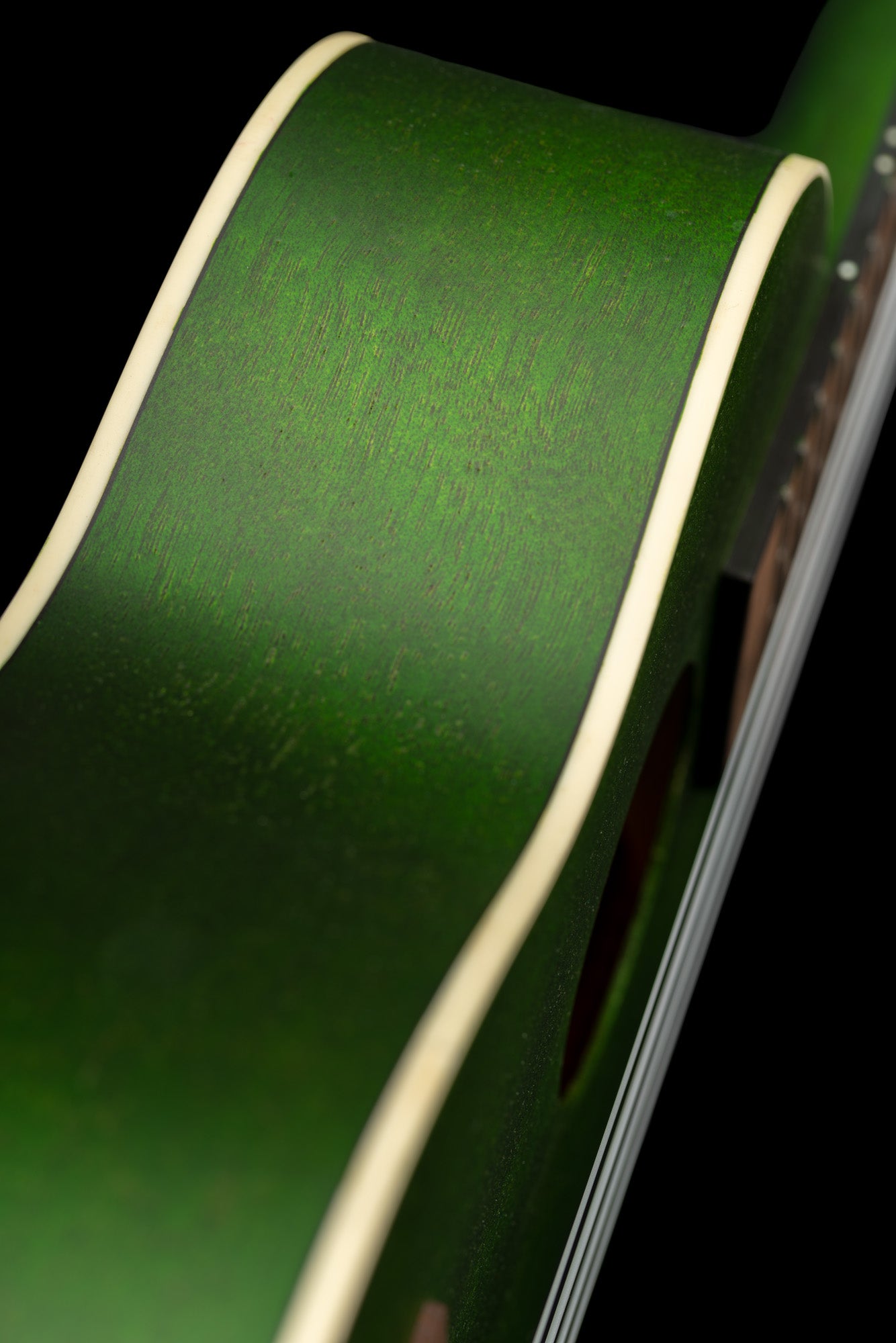 RUFOREST, modèle Concert, table okoume, fond & éclisses okoume, manche acajou, vert satiné