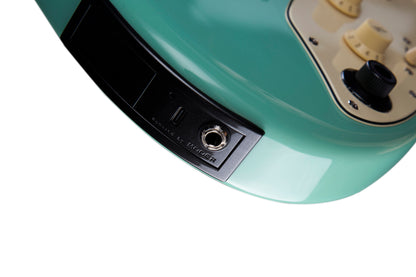 GTRS P800, corps aulne, manche érable flammé torréfié, touche palissandre, micros et processeur GTRS, mint green