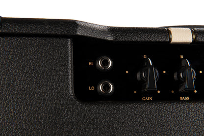 Ampli à lampes 15W, 1 x 12" Moollon G12-30M, préampli 3 x 12AX7, ampli 2 x EL84, boucle d'effet, poids: 17 kg, noir