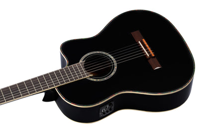 RCE141, pan coupé, EQ Ortega MagusPro, table épicéa massif, manche acajou (52 mm), noir brillant