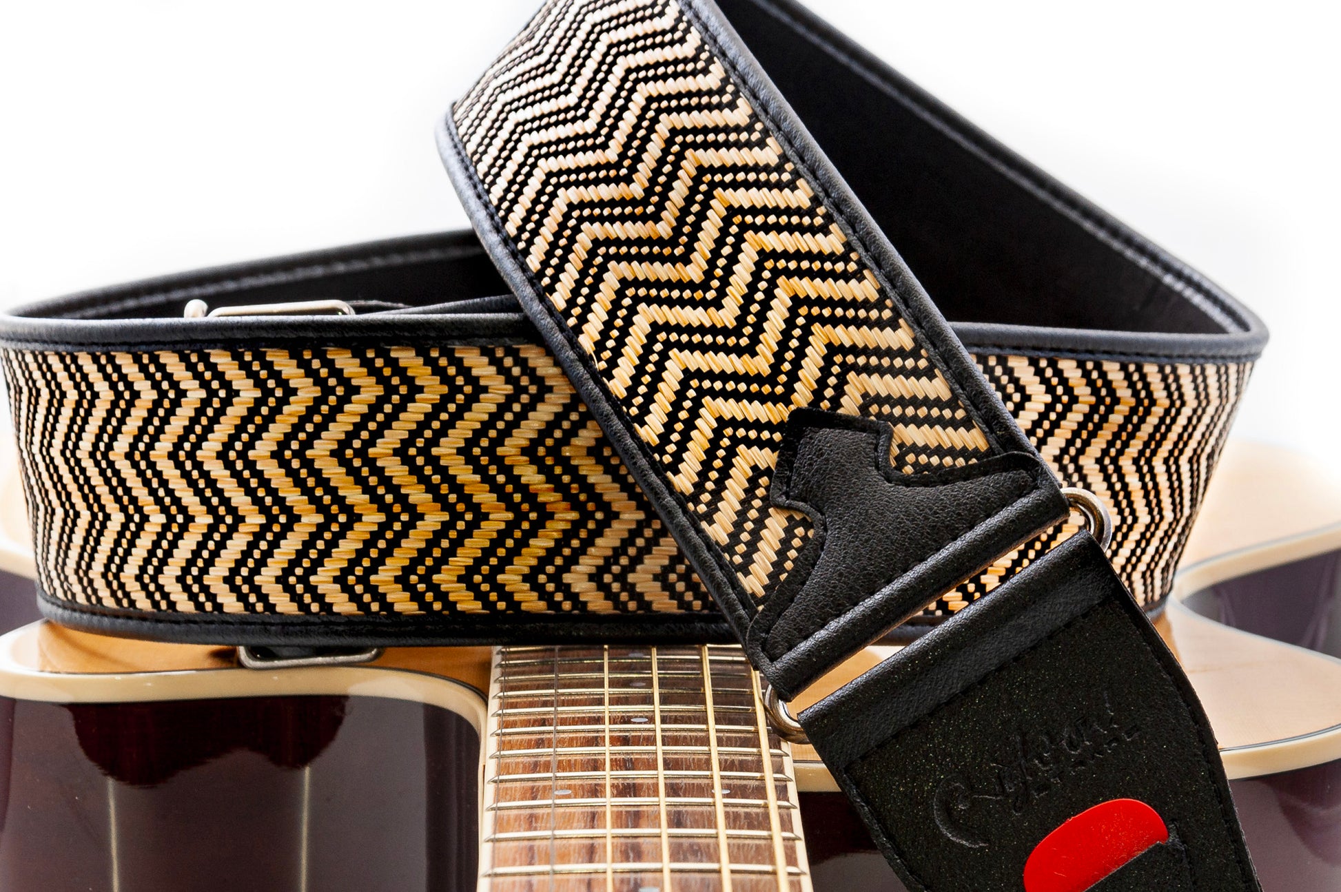 Courroie modèle VICTORIA, fibre naturelle, largeur 6 cm, longueur 95 à 150 cm, porte-médiators intégré, beige et noir