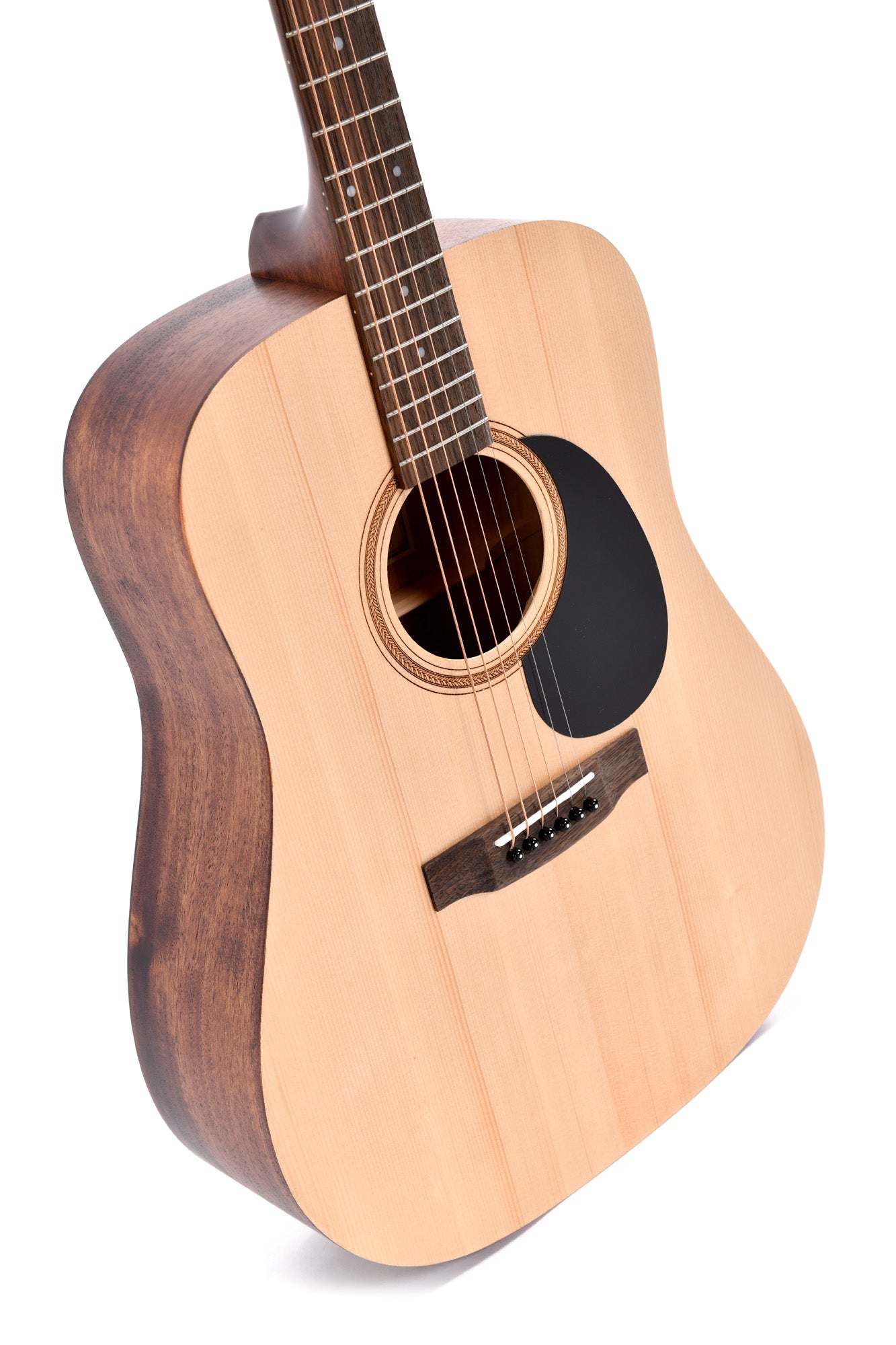 Modèle D-10, Dreadnought, table épicéa Sitka, fond & éclisses acajou, touche laurier, naturel satiné