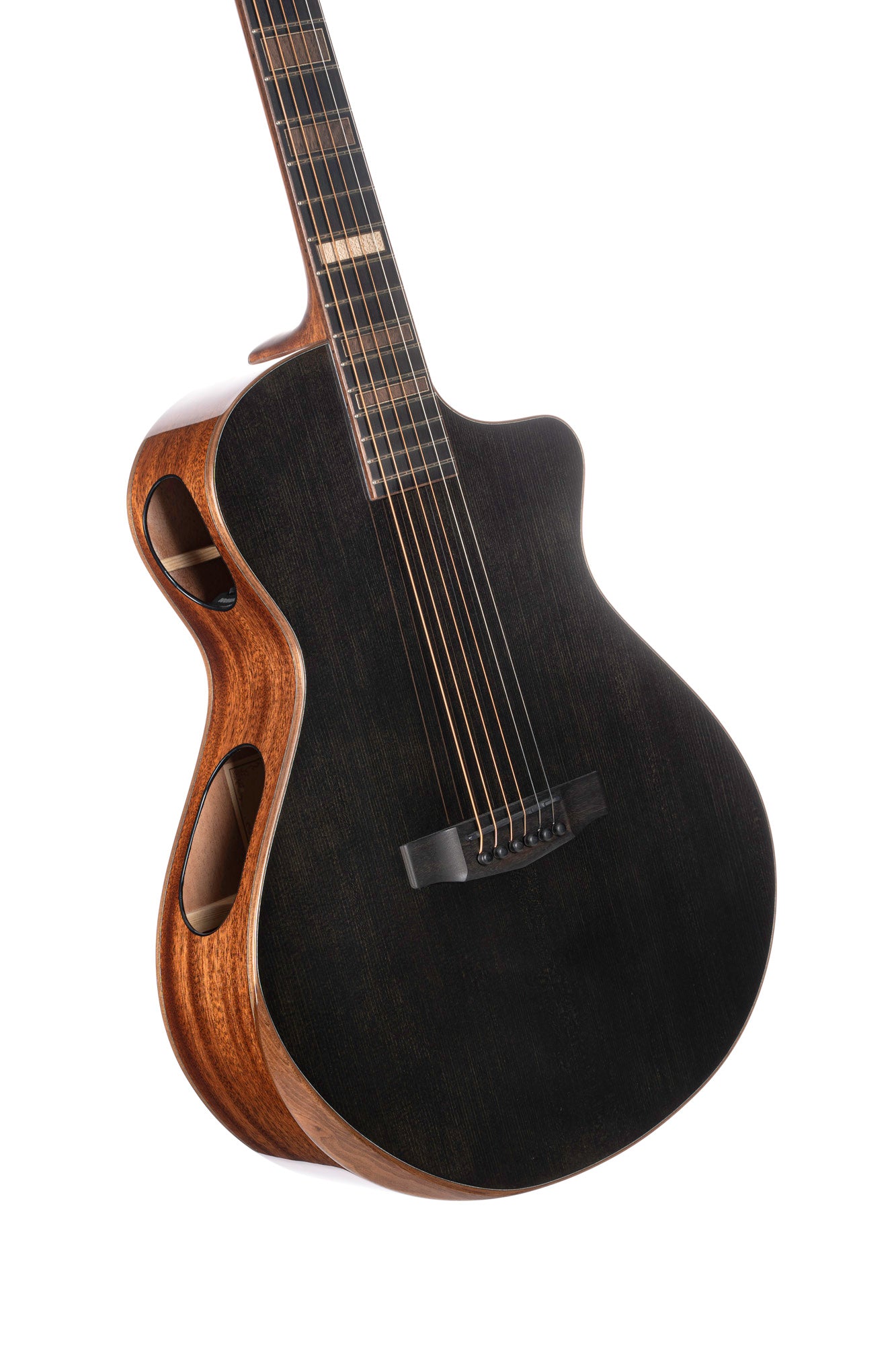 MODERN BLACK, table épicéa massif, f/e acajou massif, EQ Fishman Matrix Infinity, étui, noir brillant translucide