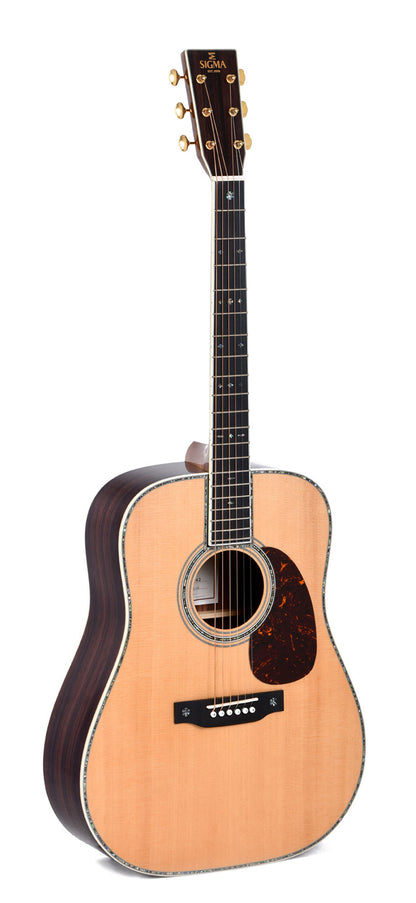 Modèle DT-42, Dreadnought, table épicéa massif, f/e tilia, touche micarta, binding abalone, étui, naturel brillant