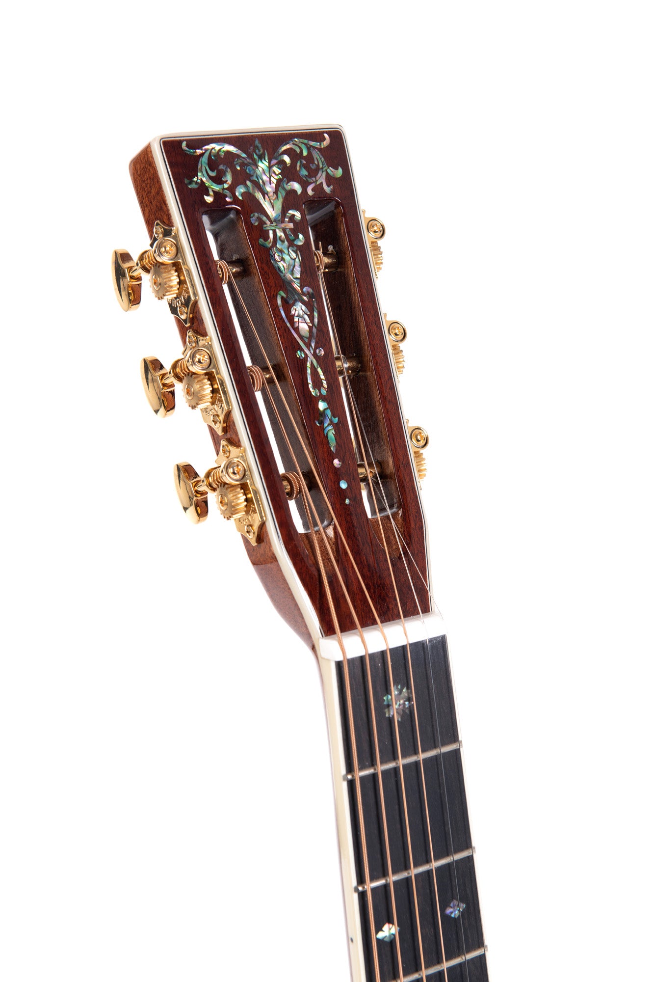 Modèle 000K2-42S, édition spéciale, Forme 000, table Koa flammé massif, f/e Koa flammé, tête ajourée, soft case, nat. brillant