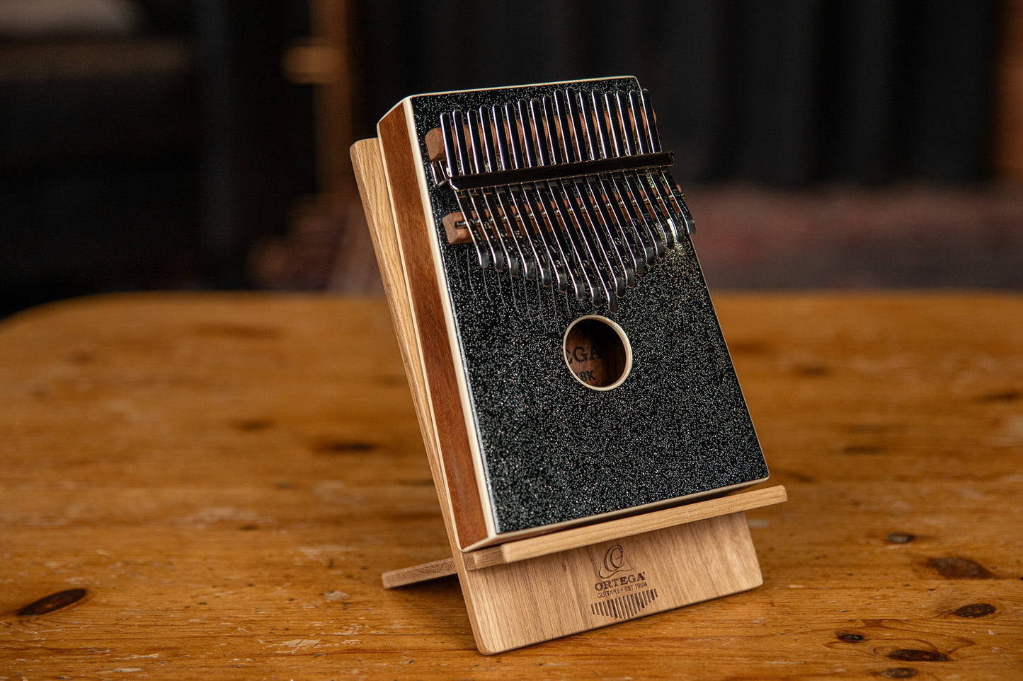 OKB4-MBK, kalimba Ortega série Acoustic, 17 notes en DO majeur, acacia massif, housse, noir