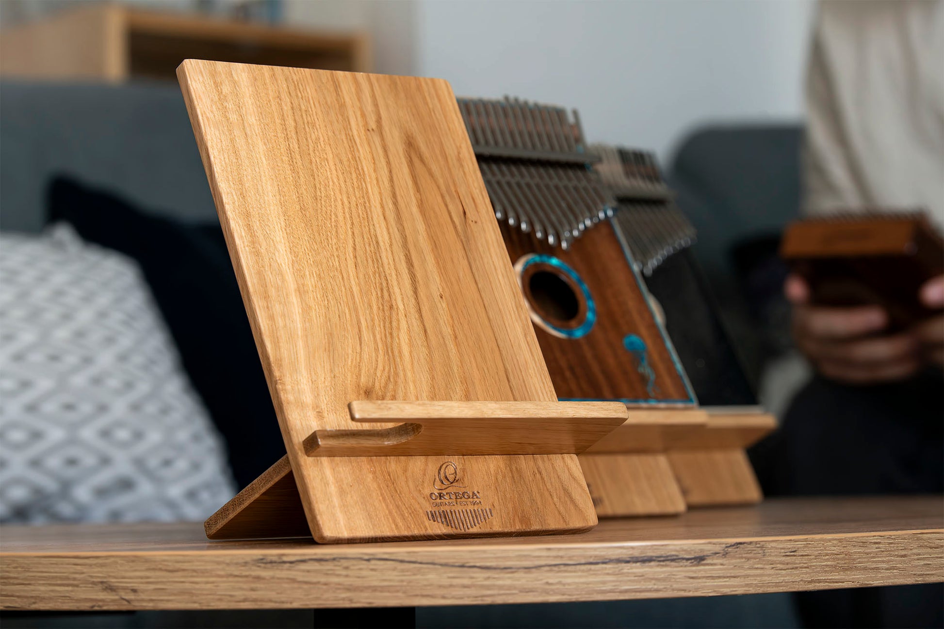 Support pour Kalimbas, chêne massif, emplacement pour prise Jack, naturel