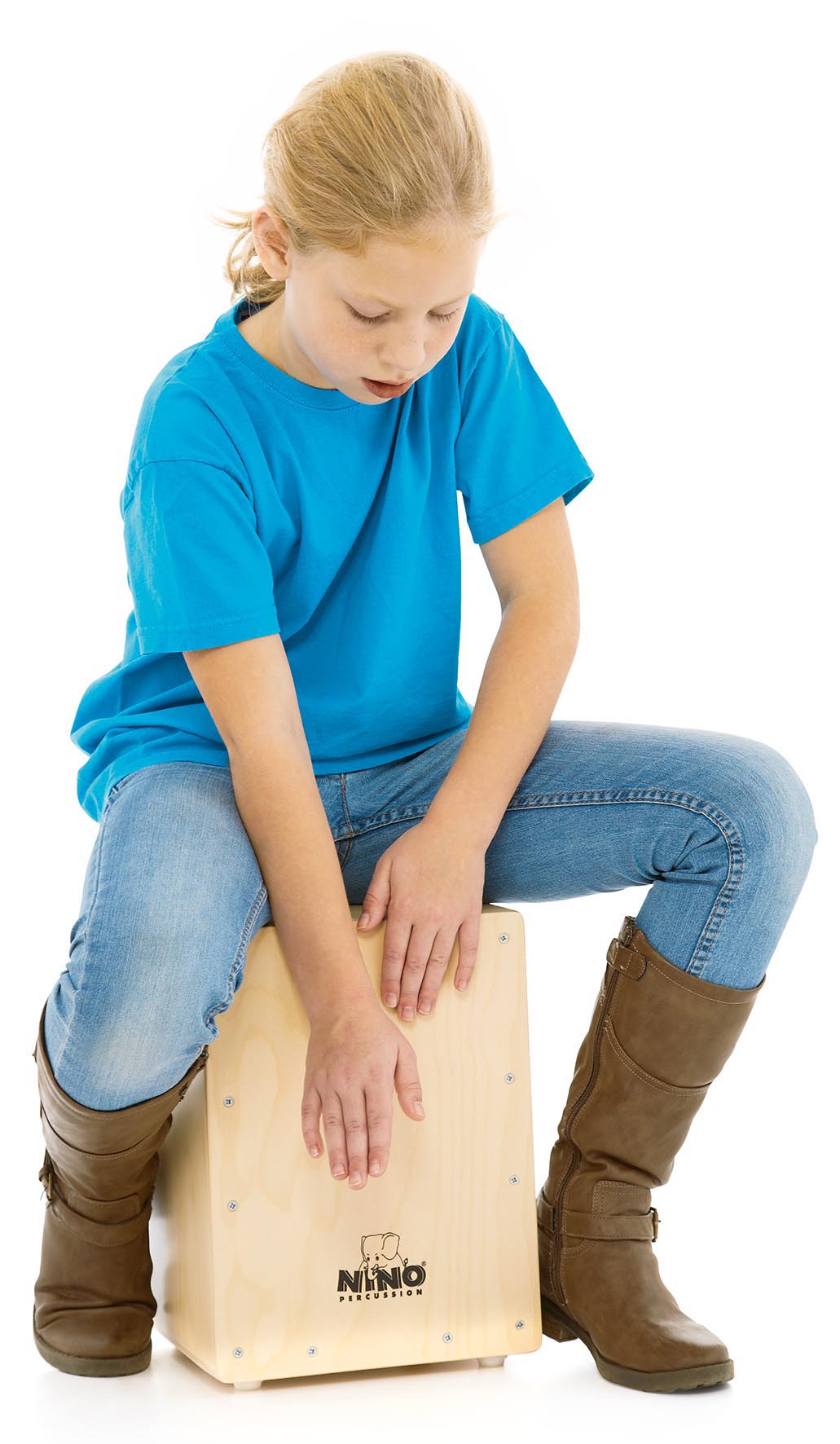 Cajon 13" en bouleau, timbre interne, coins supérieurs ajustables, dimensions: 33 x 24.7 x 24 cm, poids: 2.27 kg, naturel