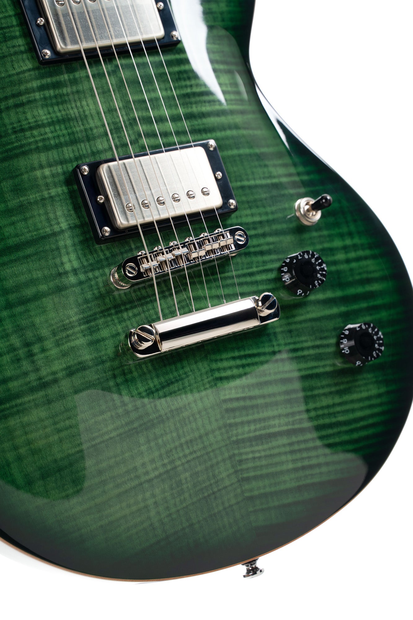 M600, corps acajou, placage érable flammé, manche collé acajou, 2 micros doubles Cort Voiced Tone VTH-59, trans green burst