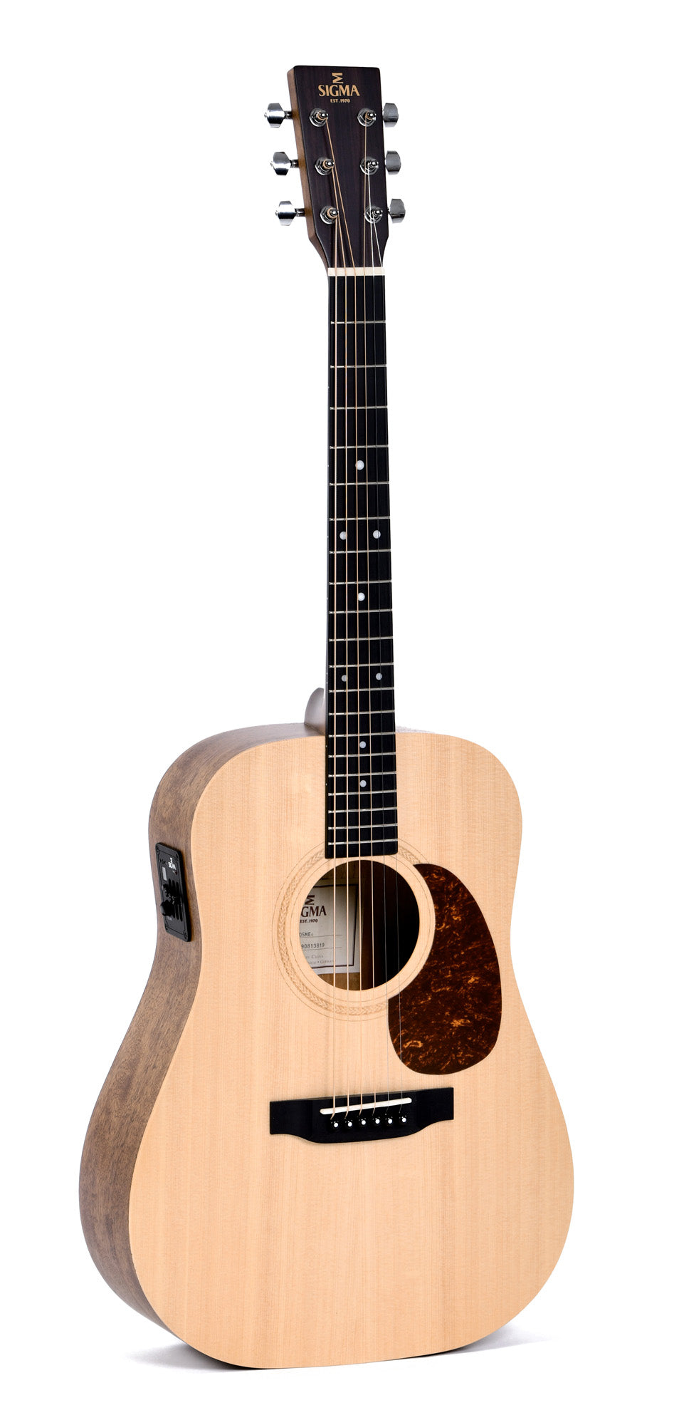 Modèle DSME, Dreadnought Short Scale, table épicéa massif, f/e acajou, touche micarta, EQ Sigma, naturel satiné