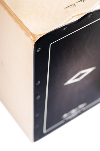 CAJON MEINL ARTISAN SOLEA, FAÇADE EBONY BURST, CORPS EN BOULEAU BALTIQUE 9 PLIS (12MM)