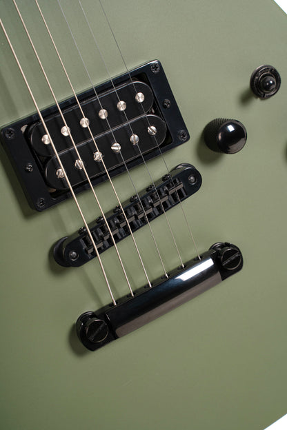 MBM-2H-B, signature Matt Bellamy, corps tilleul, manche érable, micros,"Kill" bouton, vert olive satiné