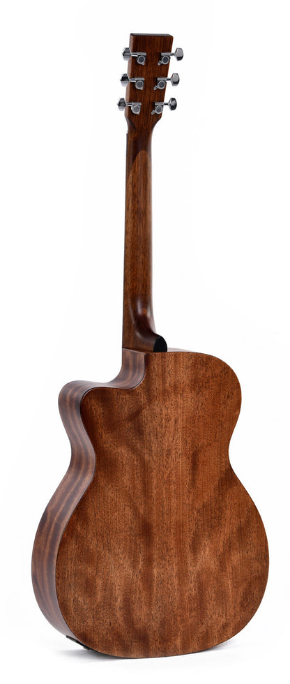 Modèle 000C-15E, Forme 000 pan coupé, table acajou, fond & éclisses acajou, EQ SIGMA, naturel satiné