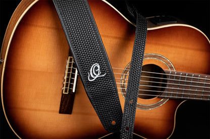 OSCU-4, courroie guitare, série Custom, face et dos cuir, âme synthétique, largeur 7 cm, longueur 145 cm, black braid