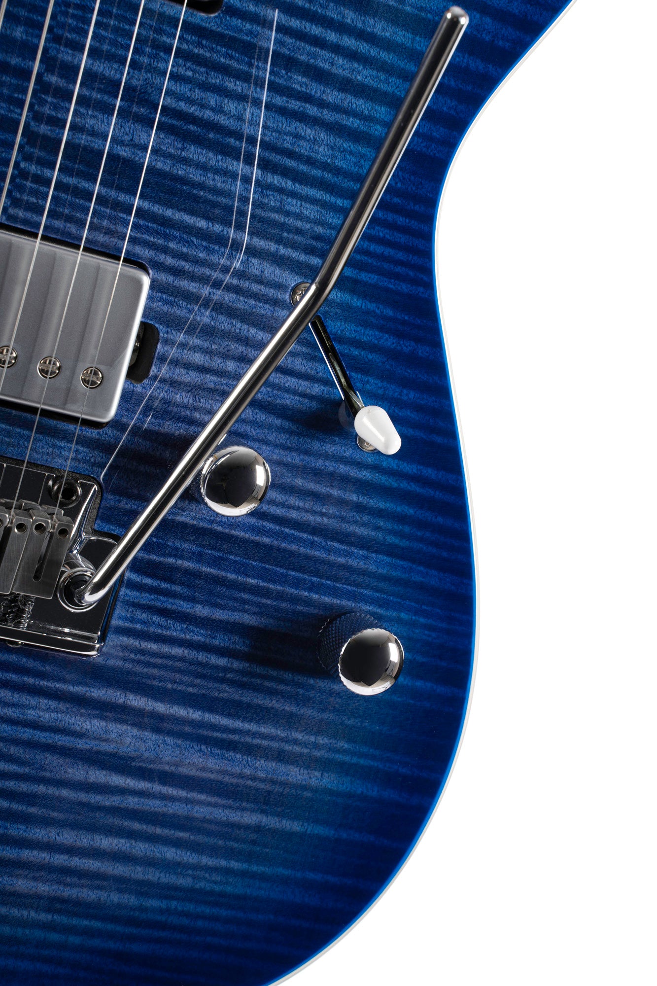 G290 FAT II, corps sassafras, table érable flammé, manche et touche érable torréfié, 2 micros Voiced Tone VTH-77, blue burst