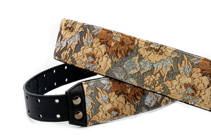 Courroie modèle GOLD & ROSES, extérieur synthétique et tissu, largeur 7 cm, longueur 95 à 150 cm, porte-médiators, beige